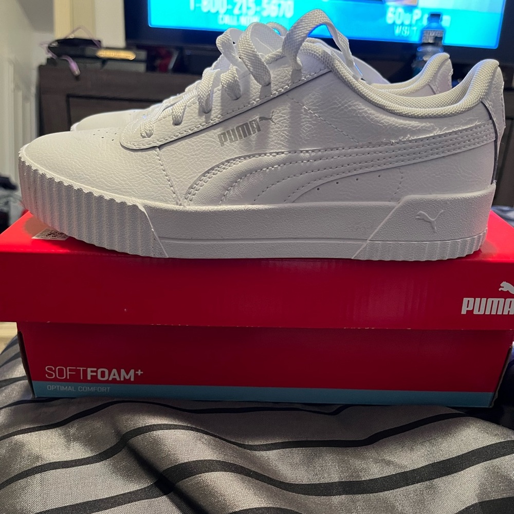 Women’s puma sneakers